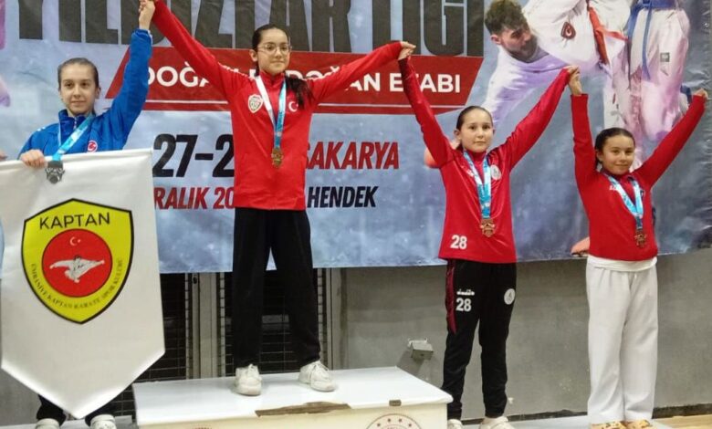 KARATE YILDIZLAR LİGİNDE 13 MADALYA İLE DÖNDÜLER