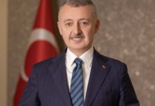 Kocaeli Büyükşehir Belediye Başkanı Doç. Dr. Tahir Büyükakın