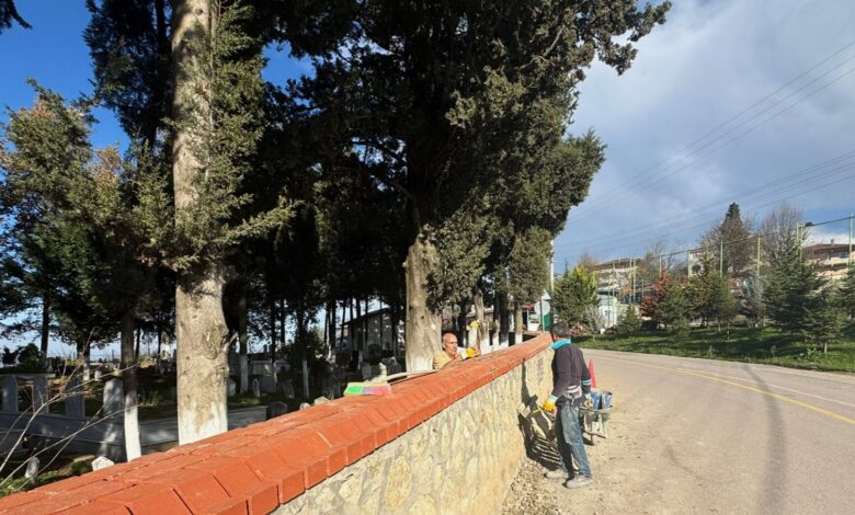 Mezarlıklara 6 bin metreküp taş duvar inşa ediliyor (