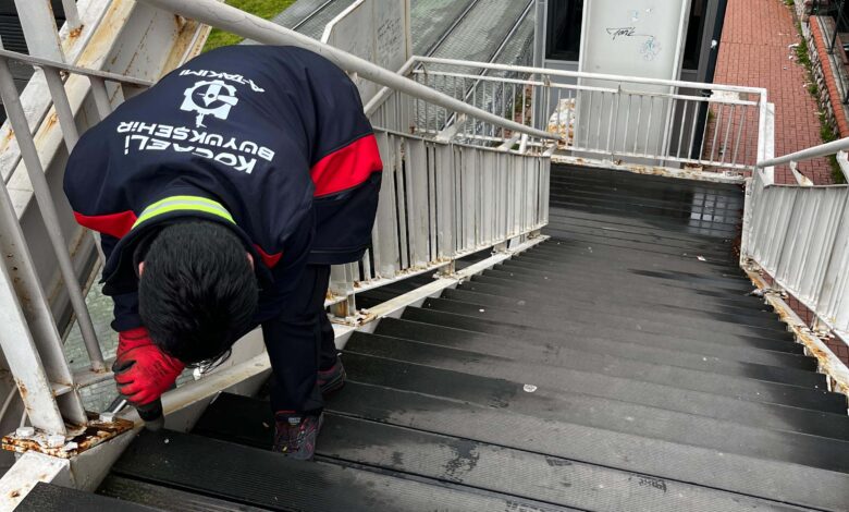 Üst geçitler Büyükşehir'le uzun ömürlü ve güvenli