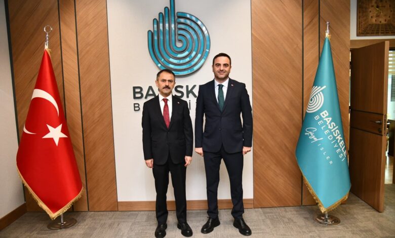 Vali İlhami Aktaş,