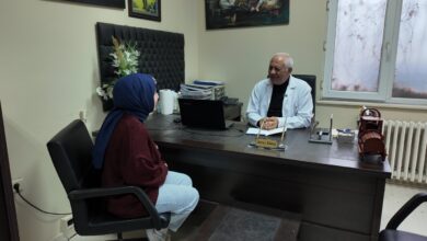 Çocuğun teknolojiye yönelmemesi için kitap okuma, spor veya kutu oyunları gibi alternatif etkinlikler planlanmalıdır