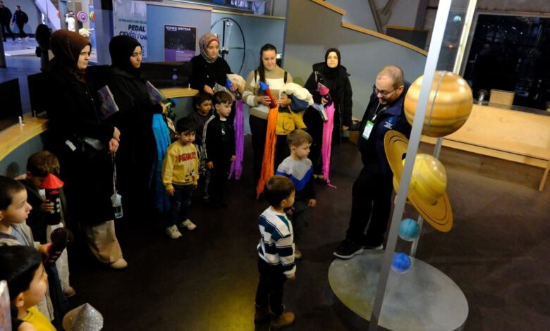 Lokomotif Çocuk Köyü’nün minikleri bilimin izinde