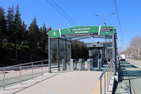 Akçaray Tramvay Hattı’nda 6 durağın tabelası asıldı