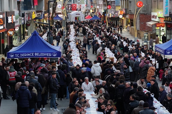 Derince’de Kadir Gecesi’nde Kent İftarında Buluştu