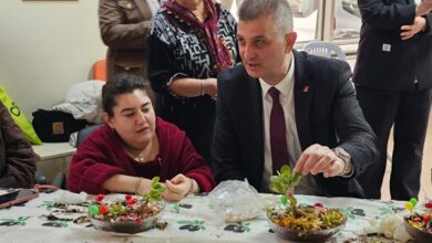 Gölcük’te Çiçekler Engelleri Aştı