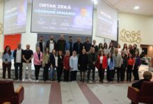 İzmit’te Gençler Yapay Zeka ve Eğitimin Geleceğini Konuştu